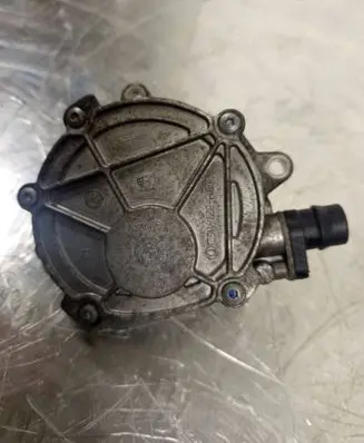BMW M3 e90 Vacuum pump 0313337124