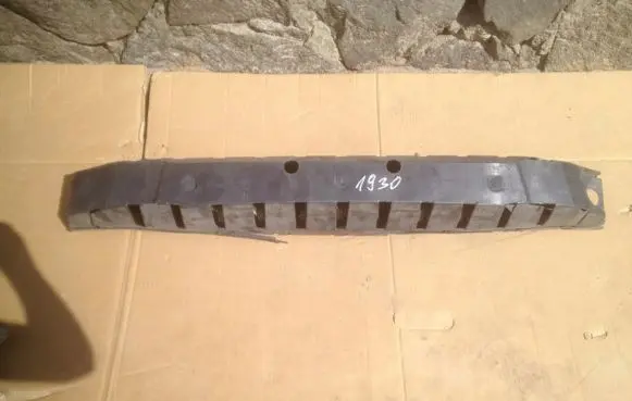 Volvo V70 Front bumper mounting bracket 30763391