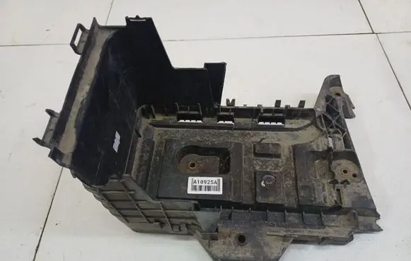 Skoda Superb B6 (3T) Battery box tray 1K0915333