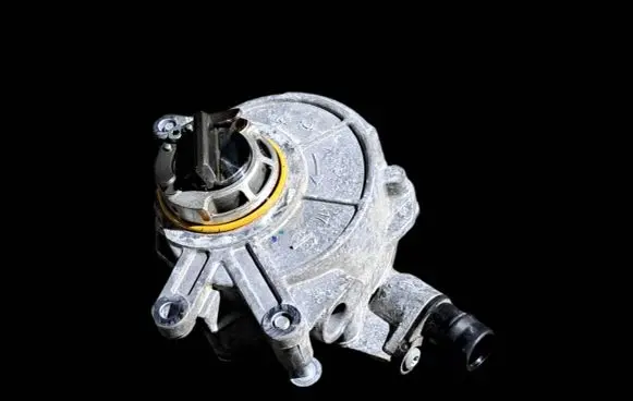 BMW M5 F90 Vacuum pump 8634120