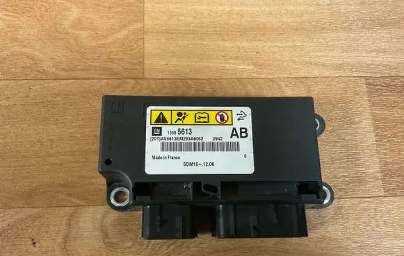 Opel Meriva B Airbag control unit/module 13585613