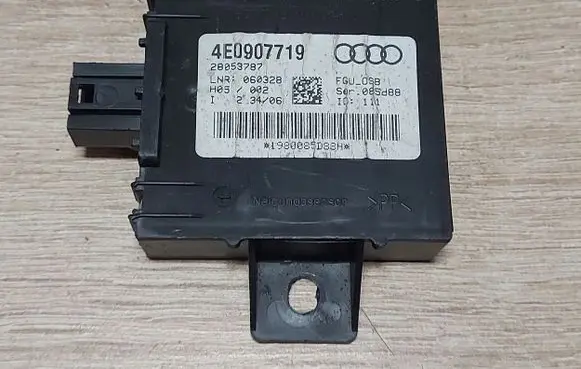 Audi A8 S8 D3 4E Alarm control unit/module 4E0907719