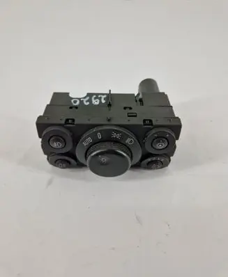 Opel Astra H Light switch 253544