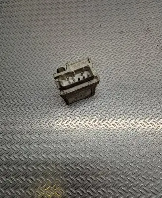 BMW 5 E39 Glow plug pre-heat relay 2247664 72RB511