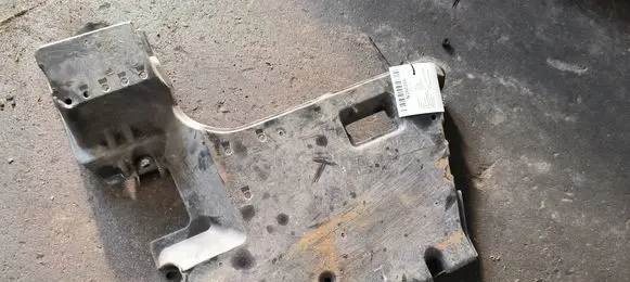 Lexus ES VII XZ10 Engine splash shield/under tray 5839933080