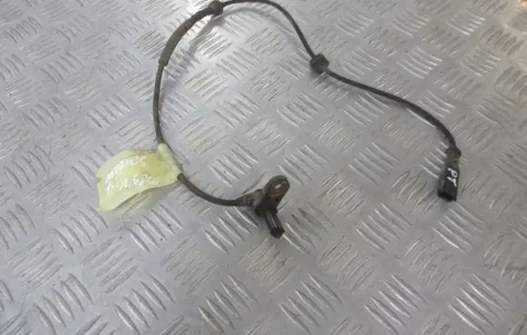 Renault Modus ABS wheel speed sensor 8200195830