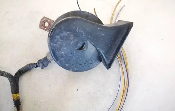 Volvo S70 V70 V70 XC Horn signal e200884