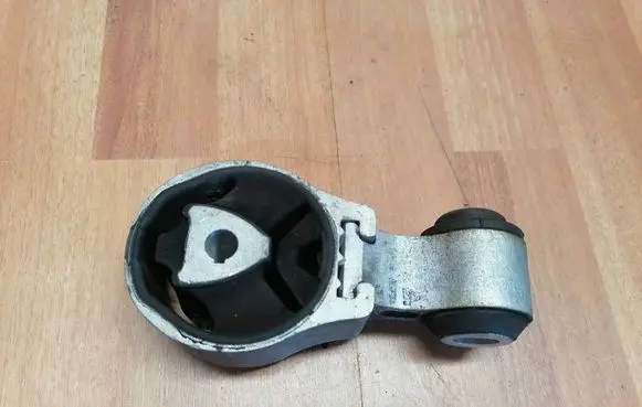 Renault Espace V (RFC) Engine mount bracket 113568280R