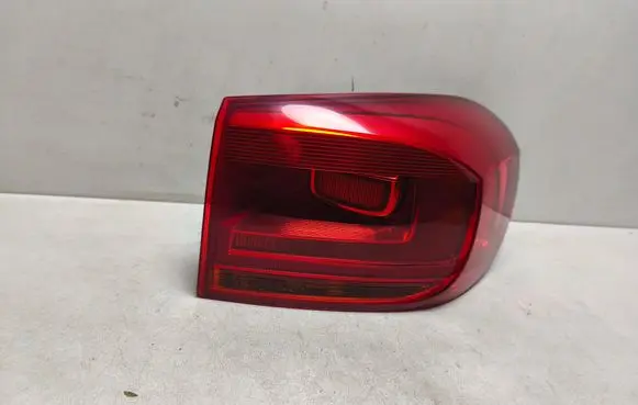 Volkswagen Tiguan Rear/tail lights 5N0945096Q
