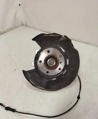 BMW X5 F15 Rear wheel hub 687721801