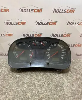 Volkswagen Golf IV Speedometer (instrument cluster) 0263618005 1J0920801B 1014559026