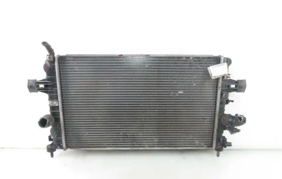 Opel Zafira B Coolant radiator 130416367