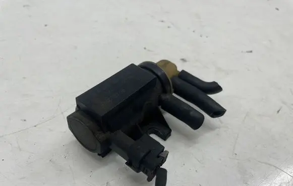 Mercedes-Benz E C207 W207 Vacuum valve A0091533128