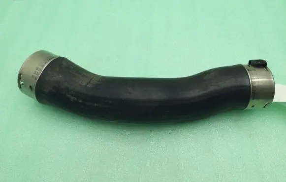 BMW 1 F20 F21 Intercooler hose/pipe 521108A