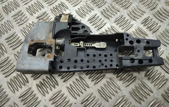 Audi A4 S4 B8 8K Front door exterior handle/bracket 