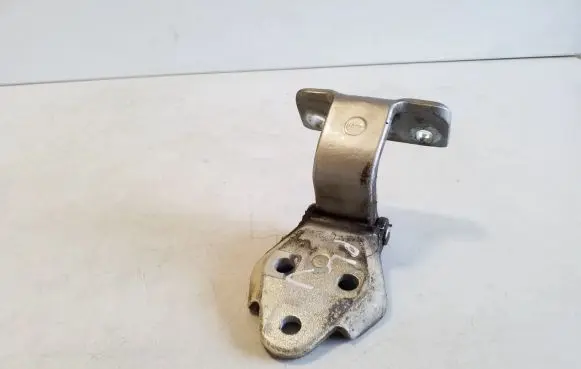 Iveco Daily 5th gen Front door upper hinge