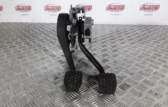 BMW 1 E81 E87 Pedal assembly 35316761310 67871110 21526773670