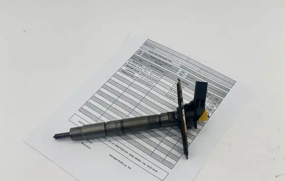 Volkswagen PASSAT CC Fuel injector 0445116030 03L130277