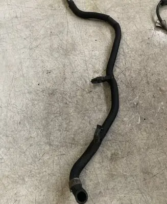 Engine coolant pipe/hose