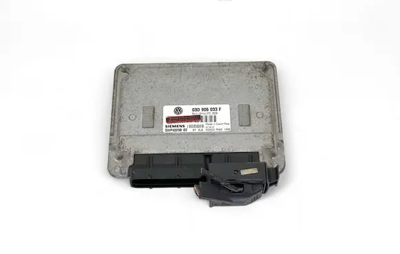 Volkswagen Polo Engine control unit/module 03D906033F 5WP4029802