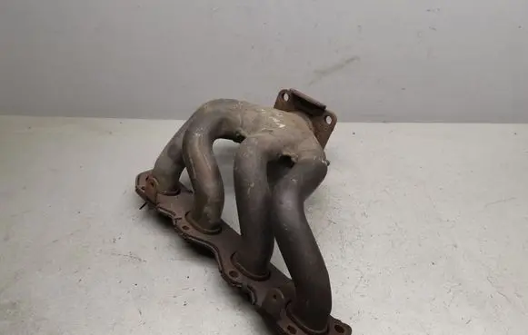 Volkswagen Golf V Exhaust manifold