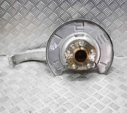 Front wheel hub