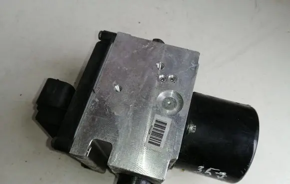 Volkswagen PASSAT B6 ABS Pump 3C0614109M