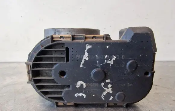 Audi A4 S4 B5 8D Throttle valve 078133062B