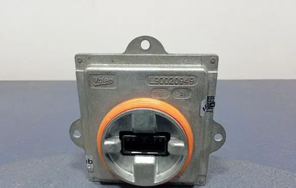 Maserati Levante Voltage converter/converter module L90020949