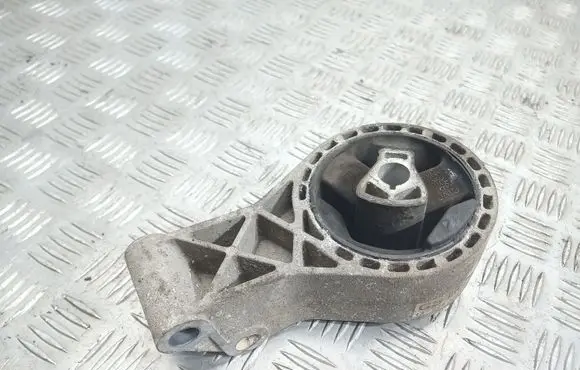 Opel Insignia A Engine mount bracket 13228305