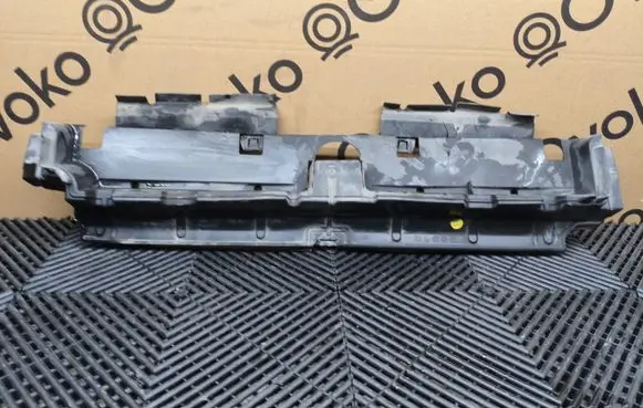 Audi Q7 4M Intercooler air guide/duct channel 4M0121285AQ