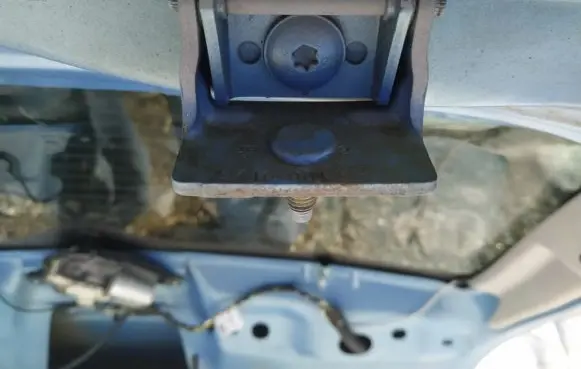 Citroen C3 Tailgate/trunk/boot hinge