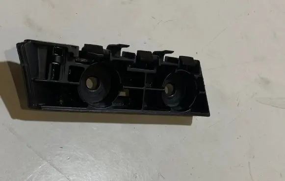 Ford Mustang VI Front bumper mounting bracket FR3B17D958AE