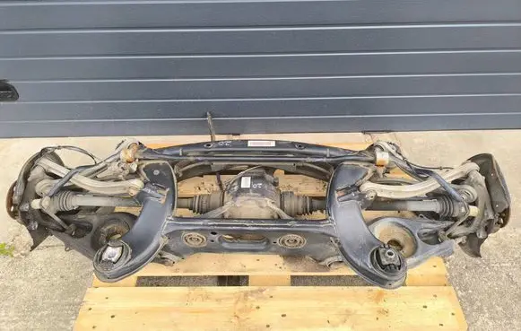 Mercedes-Benz GLK (X204) Rear axle beam with reductor 2043505306 2045306 3137474