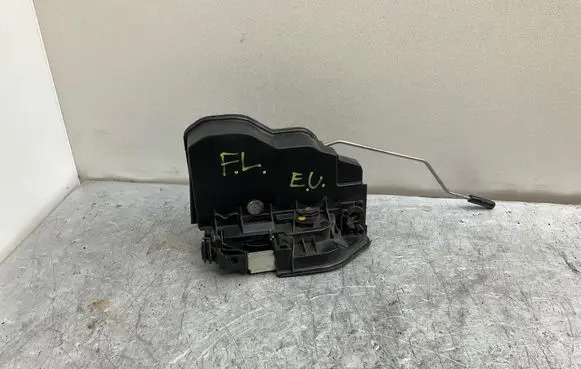 BMW 5 F10 F11 Front door lock 7229455 A053702