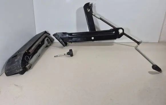 Volkswagen Transporter - Caravelle T5 Tool set 7E0011031D