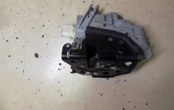 Audi A3 S3 8P Loading door lock 3C4839016A I3008