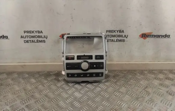 Toyota Avensis Verso Climate control unit 5590044280 146452452