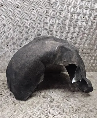 Front wheel arch liner splash guards