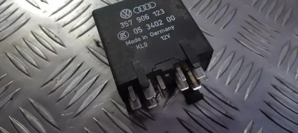Volkswagen PASSAT B3 Other relay 357906123 05340200134