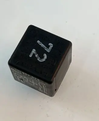 Volkswagen Golf III Other relay 191955529
