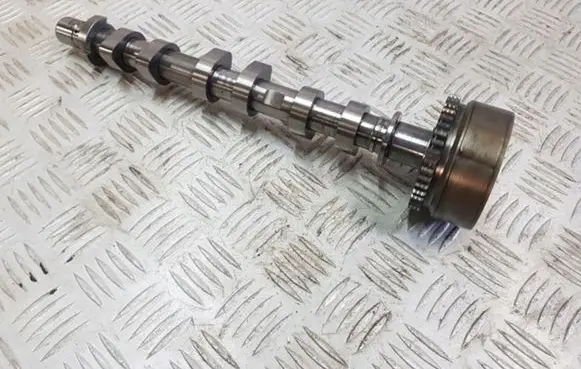 Renault Twingo III Camshaft 130252372r