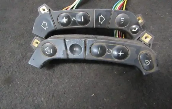 Multifunctional control switch/knob