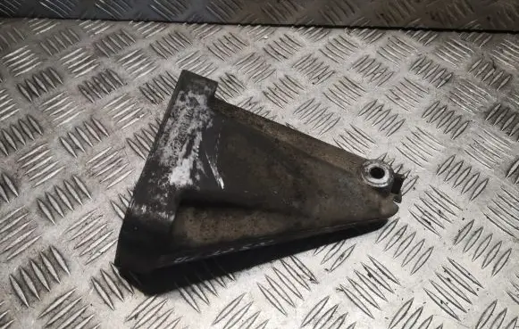 Mercedes-Benz C W203 Engine mounting bracket 6112230804 A6112230804