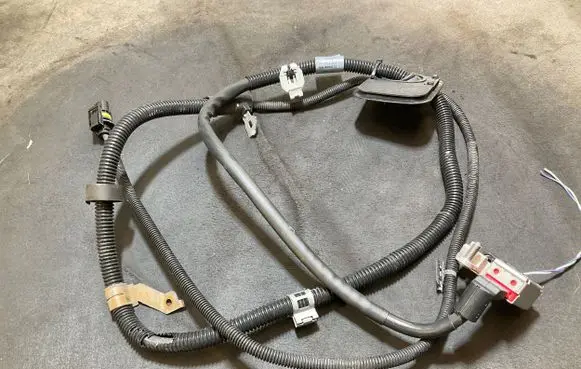Mercedes-Benz CLS C218 X218 Positive cable (battery) A2124409752