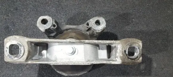Ford Focus Engine mount bracket 4M516F012D 326C43