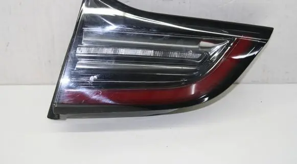 Tesla Model 3 Tailgate rear/tail lights 1077402