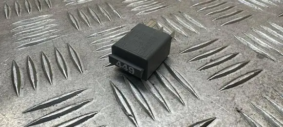 Volkswagen PASSAT B6 Other relay 1K0951253