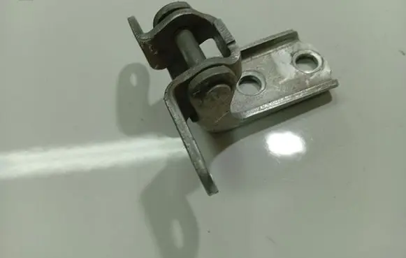 Toyota Avensis T250 Rear door lower hinge 