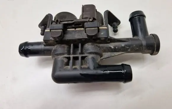 BMW 5 F10 F11 Coolant heater control valve 9310349